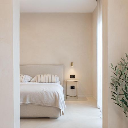 Lo͝Or Luxury Retreat Hotell Stobreč Exteriör bild