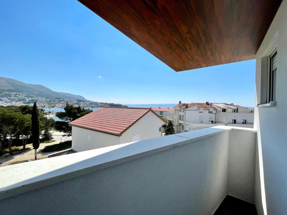 Lo͝Or Luxury Retreat Hotell Stobreč Exteriör bild