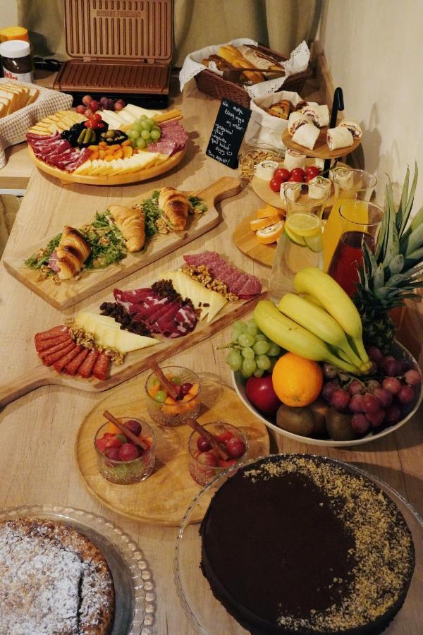 Lo͝Or Luxury Retreat Hotell Stobreč Exteriör bild