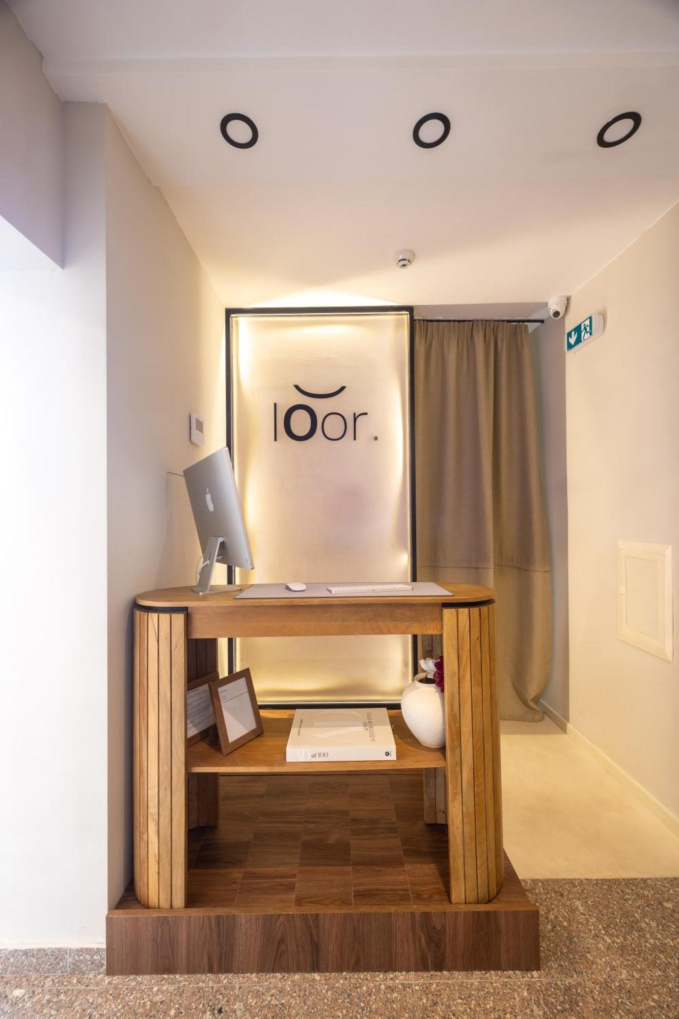 Lo͝Or Luxury Retreat Hotell Stobreč Exteriör bild