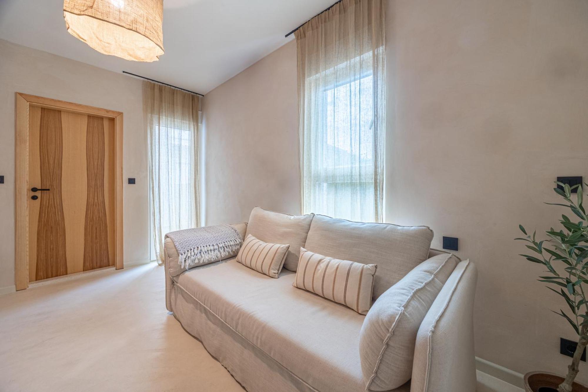 Lo͝Or Luxury Retreat Hotell Stobreč Exteriör bild